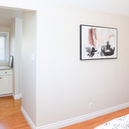 Spacious Two Bedrooms With Two Bathrooms Central Richmond 15Min To Yvr Airport 外观 照片