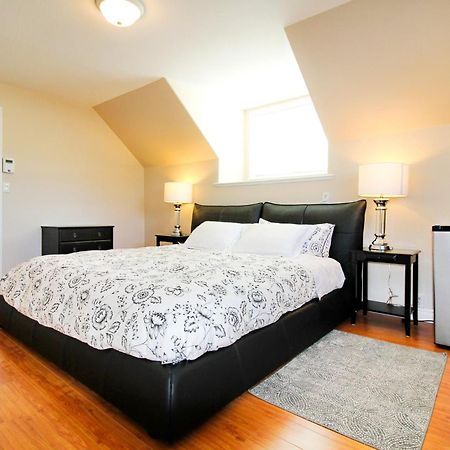 Spacious Two Bedrooms With Two Bathrooms Central Richmond 15Min To Yvr Airport 外观 照片