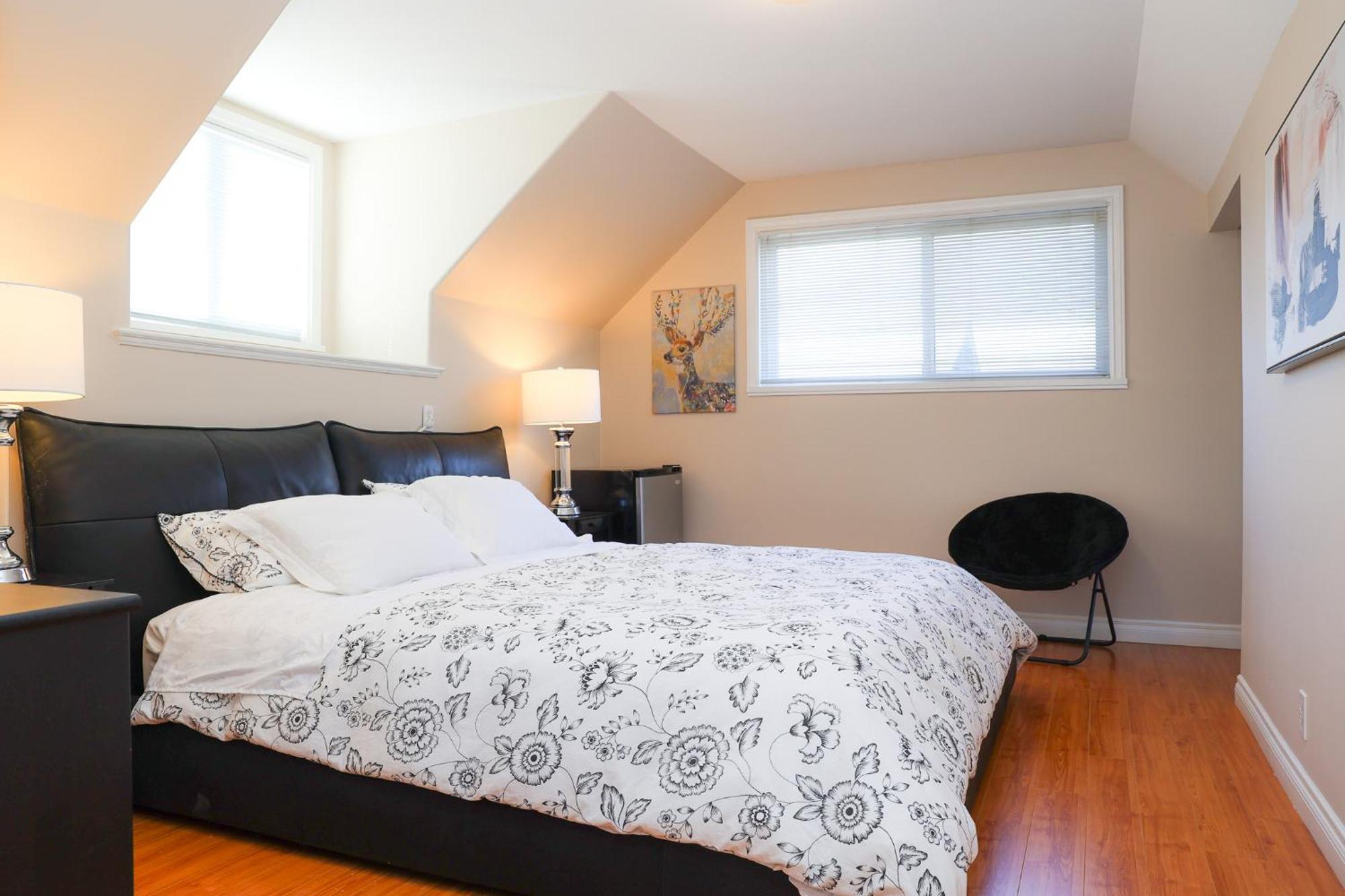 Spacious Two Bedrooms With Two Bathrooms Central Richmond 15Min To Yvr Airport 外观 照片